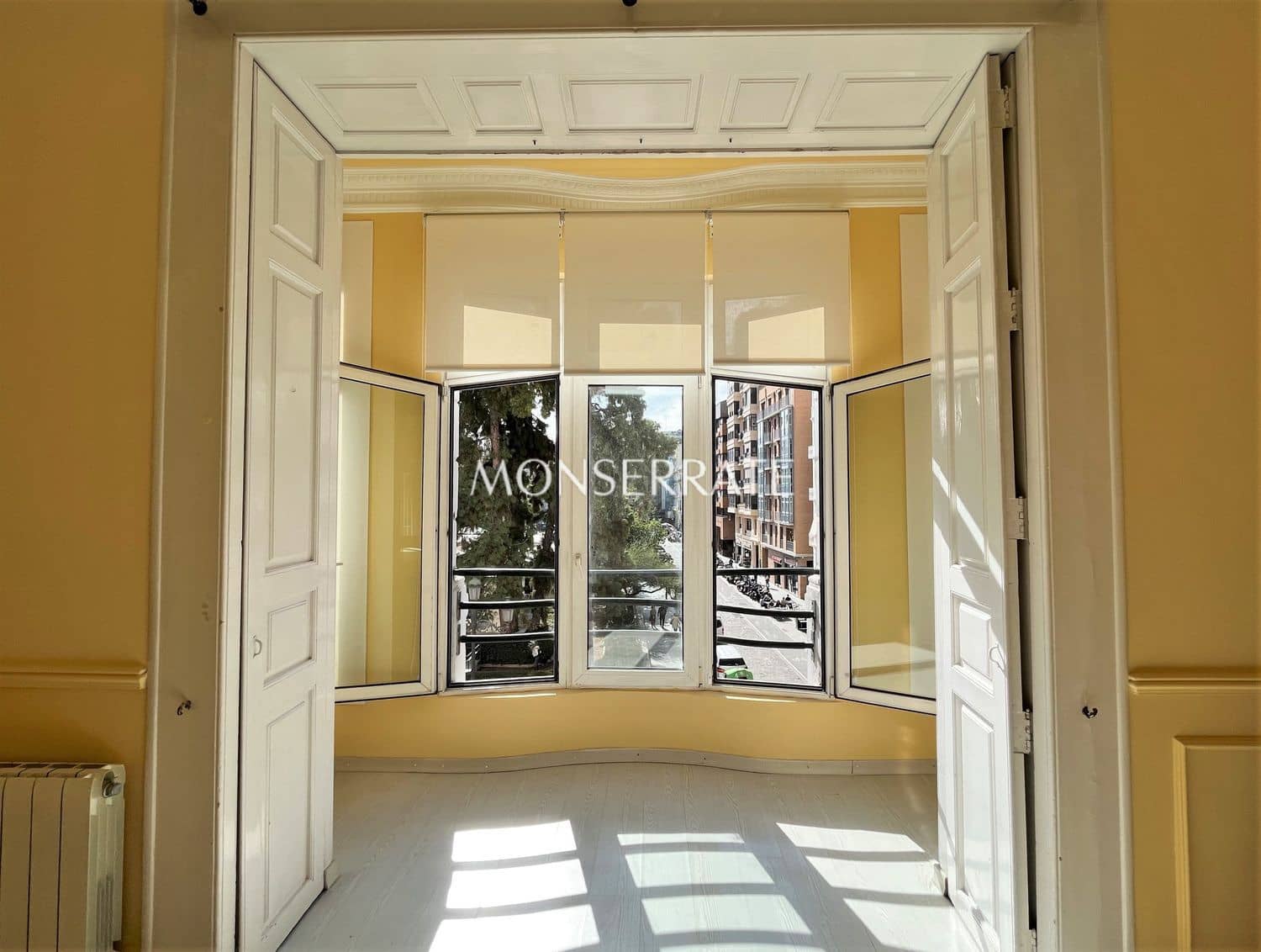 2 bedroom Apartment for rent in Valencia city with garage - € 2,000 (Ref: 9741527)