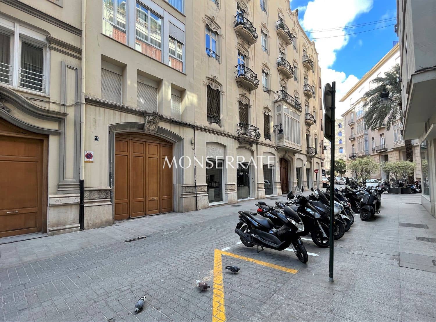 2 bedroom Apartment for rent in Valencia city with garage - € 2,000 (Ref: 9741527)