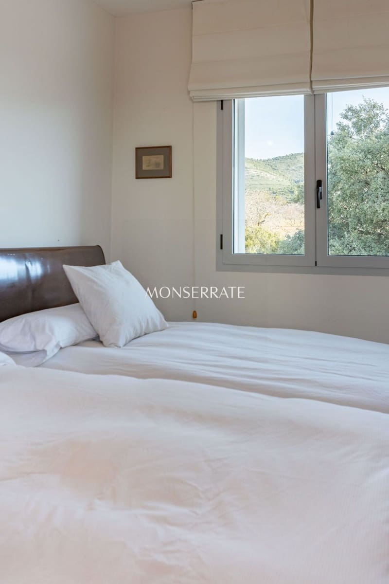 6 soveværelse Finca/Landehus til salg i Requena med garage - € 1.950.000 (Ref: 9751484)