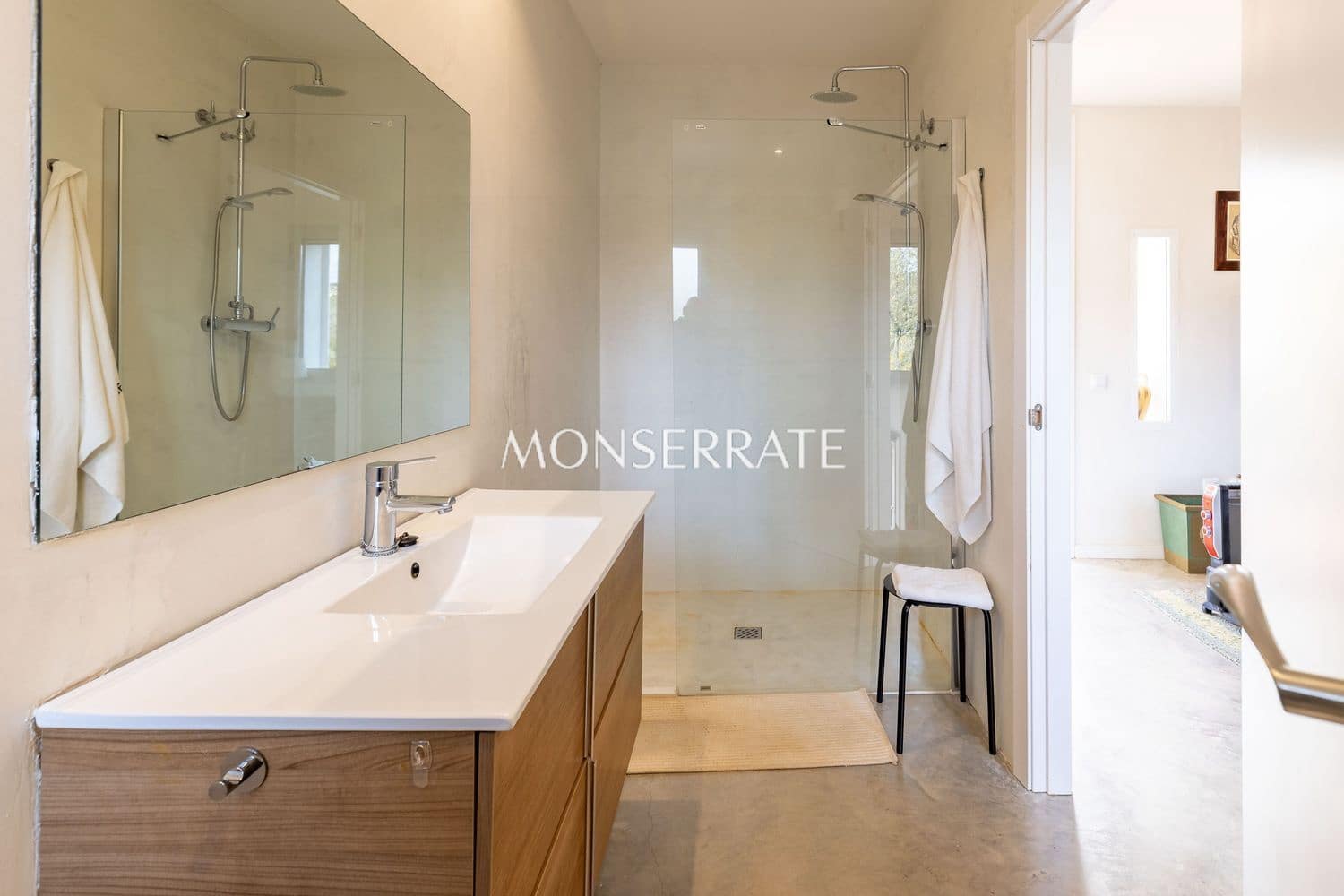 6 soveværelse Finca/Landehus til salg i Requena med garage - € 1.950.000 (Ref: 9751484)