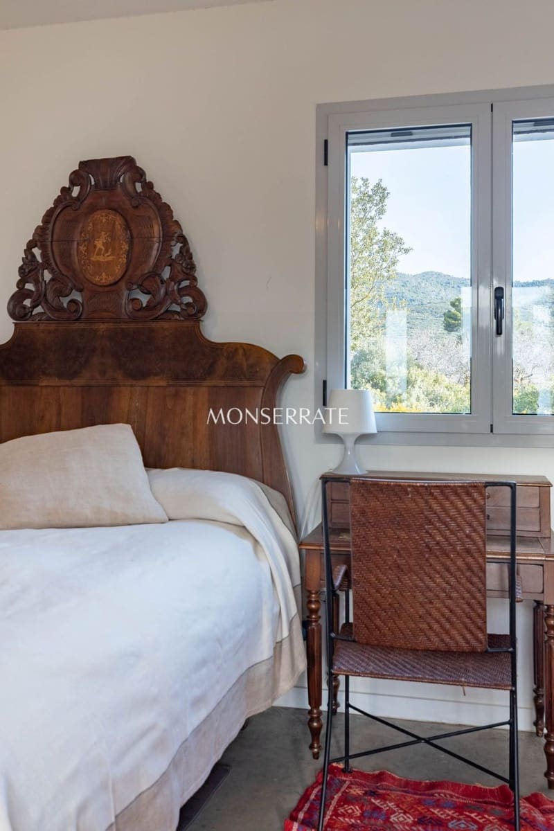 6 soveværelse Finca/Landehus til salg i Requena med garage - € 1.950.000 (Ref: 9751484)