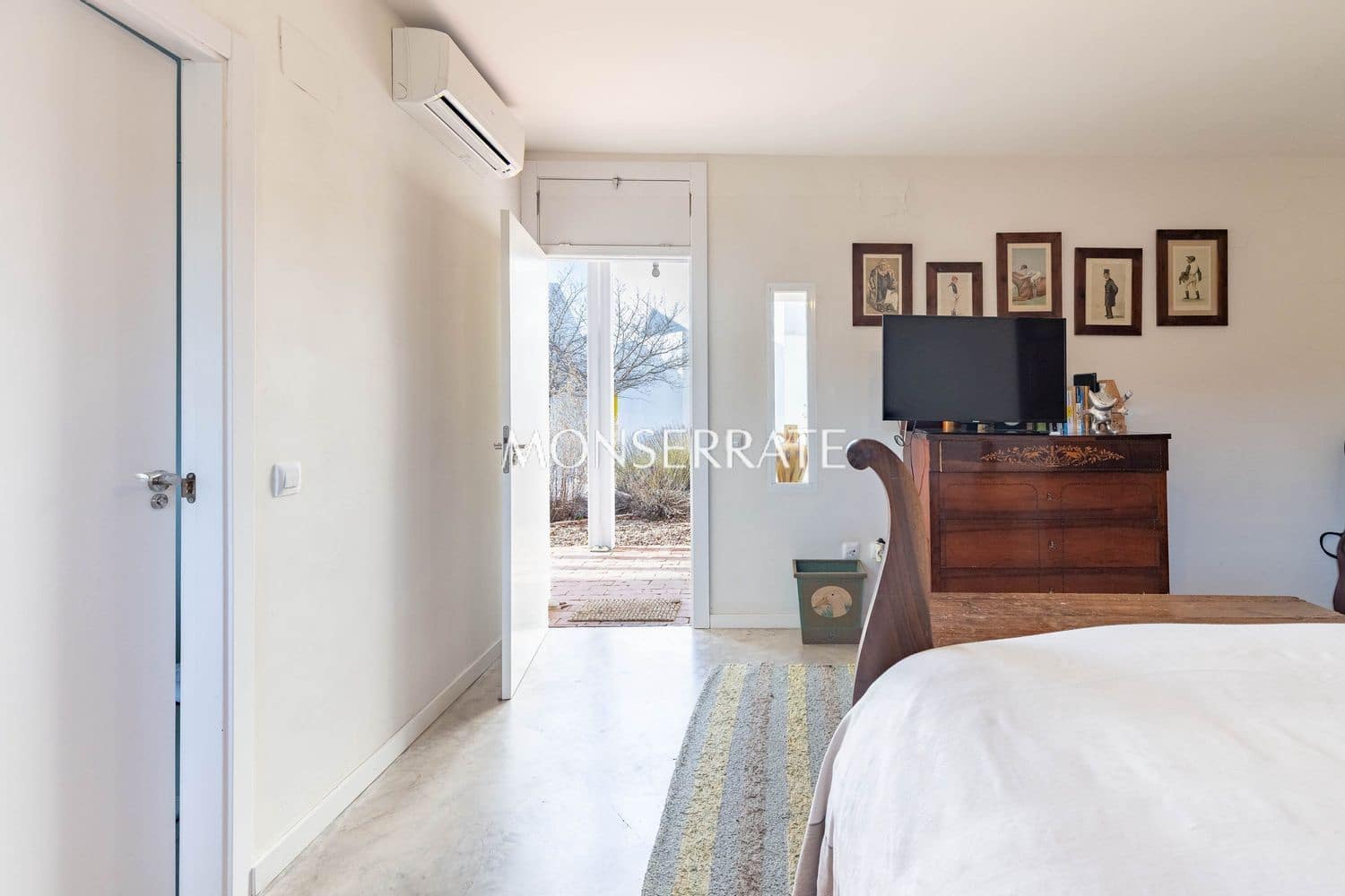 6 soveværelse Finca/Landehus til salg i Requena med garage - € 1.950.000 (Ref: 9751484)