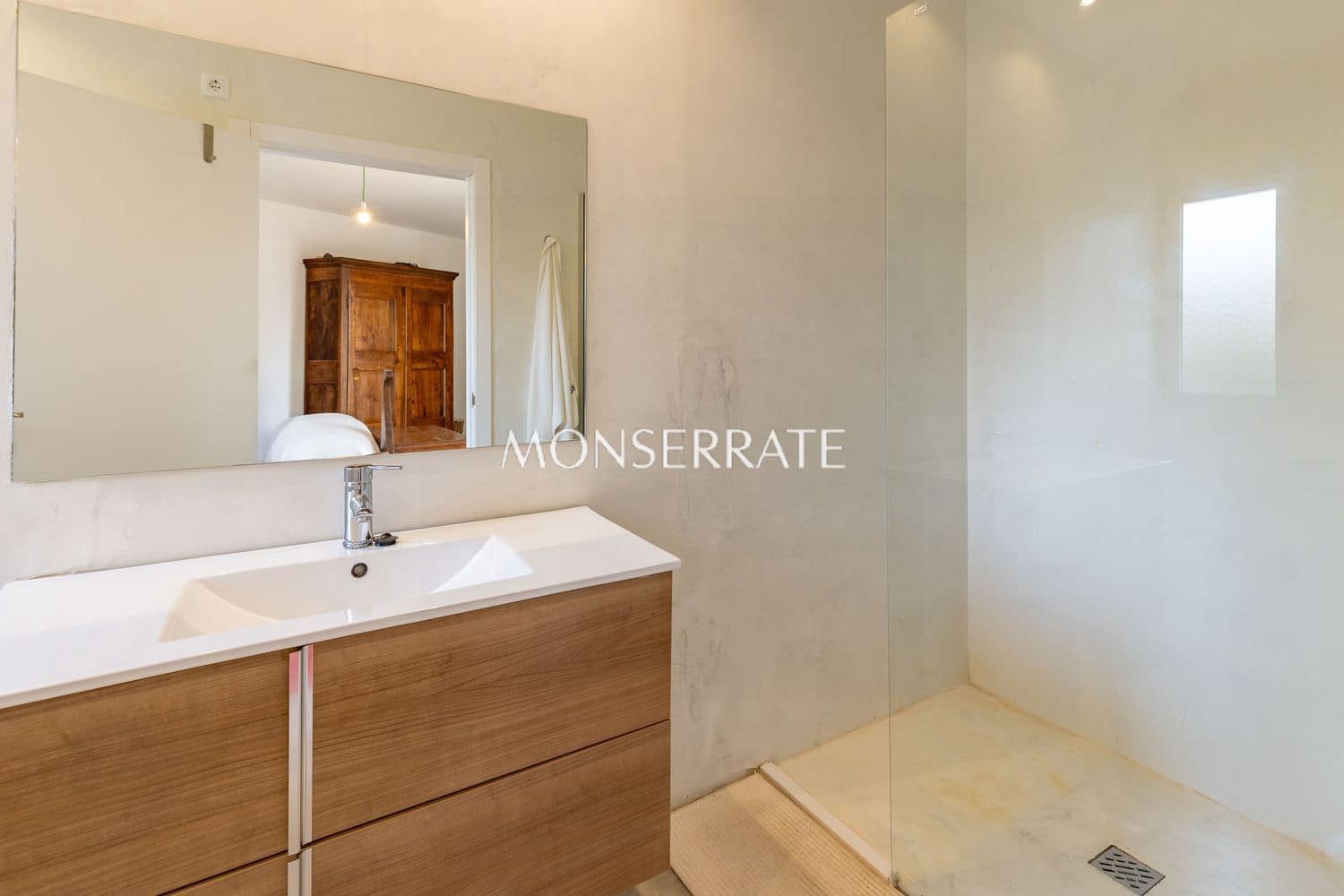 6 soveværelse Finca/Landehus til salg i Requena med garage - € 1.950.000 (Ref: 9751484)