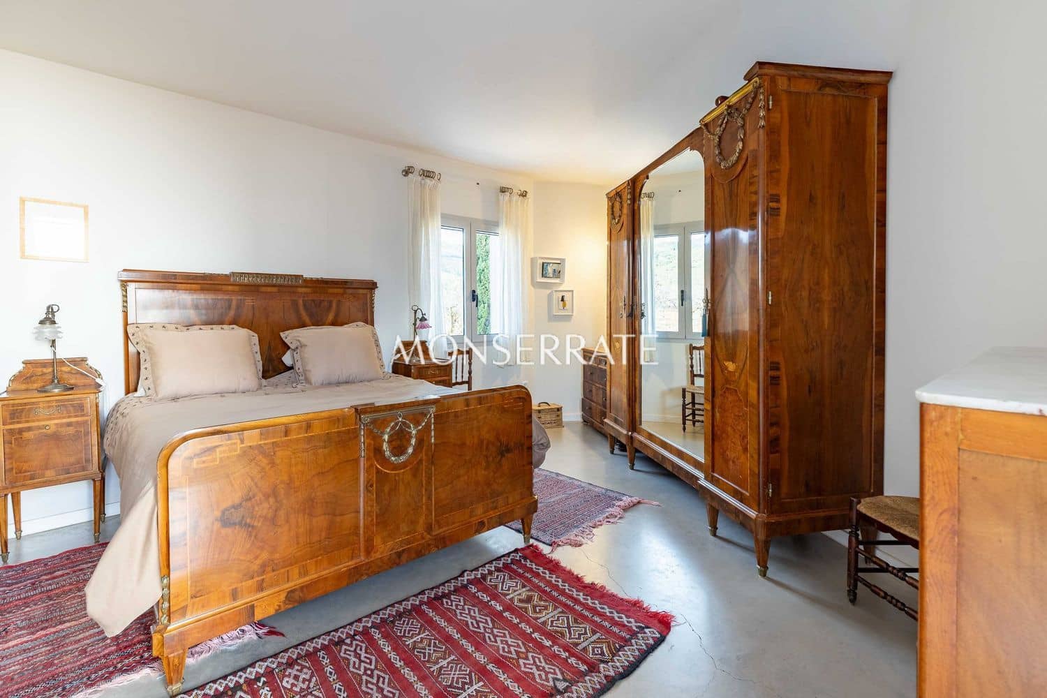 6 soveværelse Finca/Landehus til salg i Requena med garage - € 1.950.000 (Ref: 9751484)