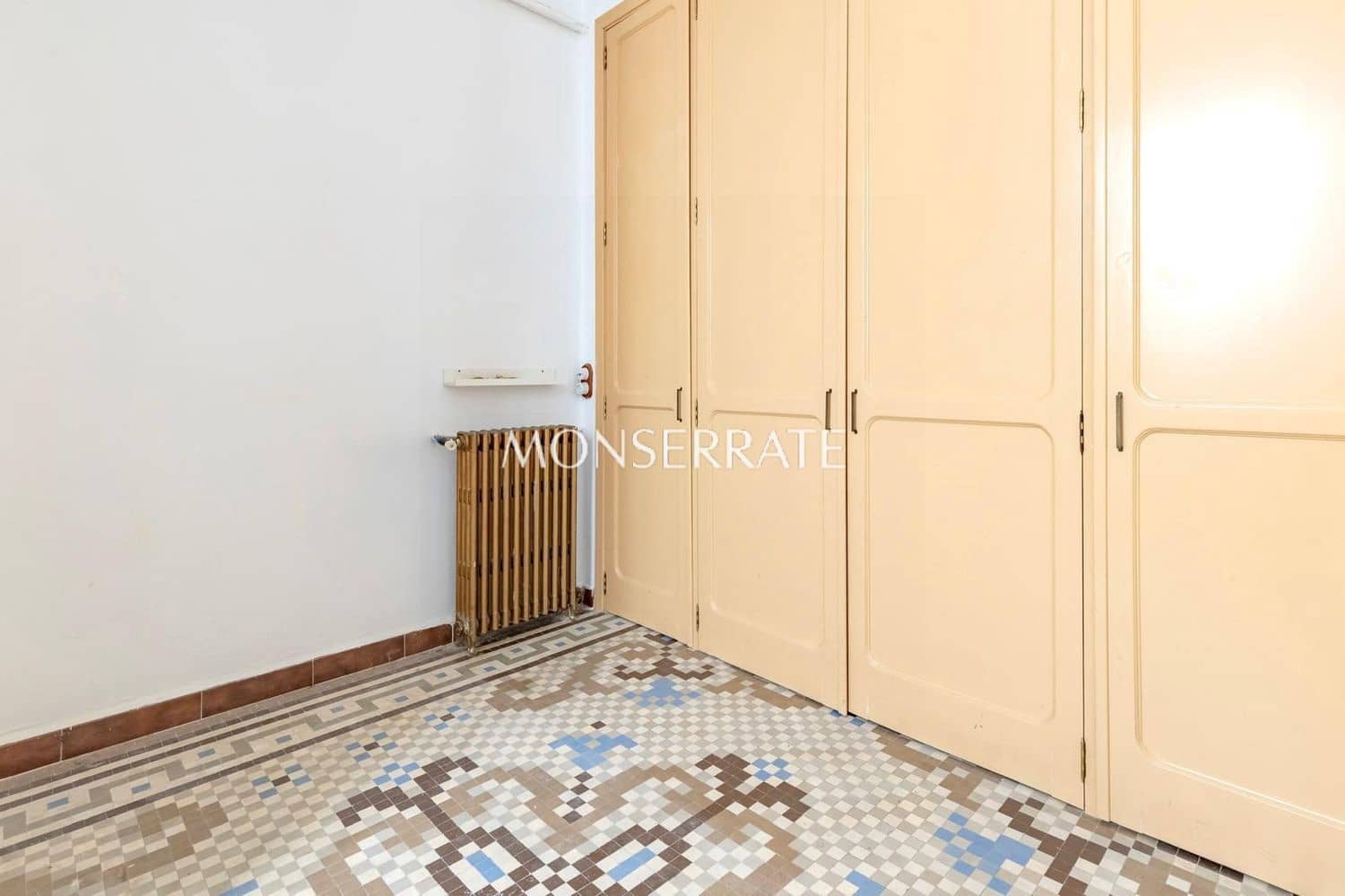 6 chambre Appartement à vendre à Valence ville avec garage - 950 000 € (Ref: 9798551)