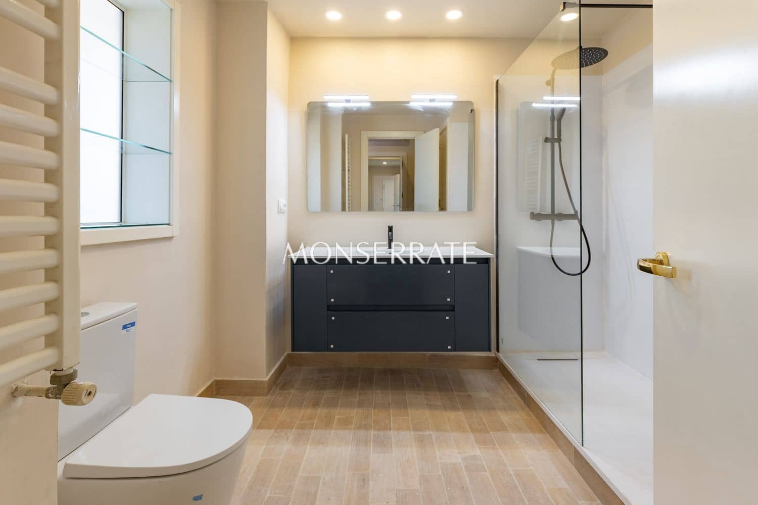 5 slaapkamer Appartement te huur in Valencia stad met garage - € 3.900 (Ref: 9798552)