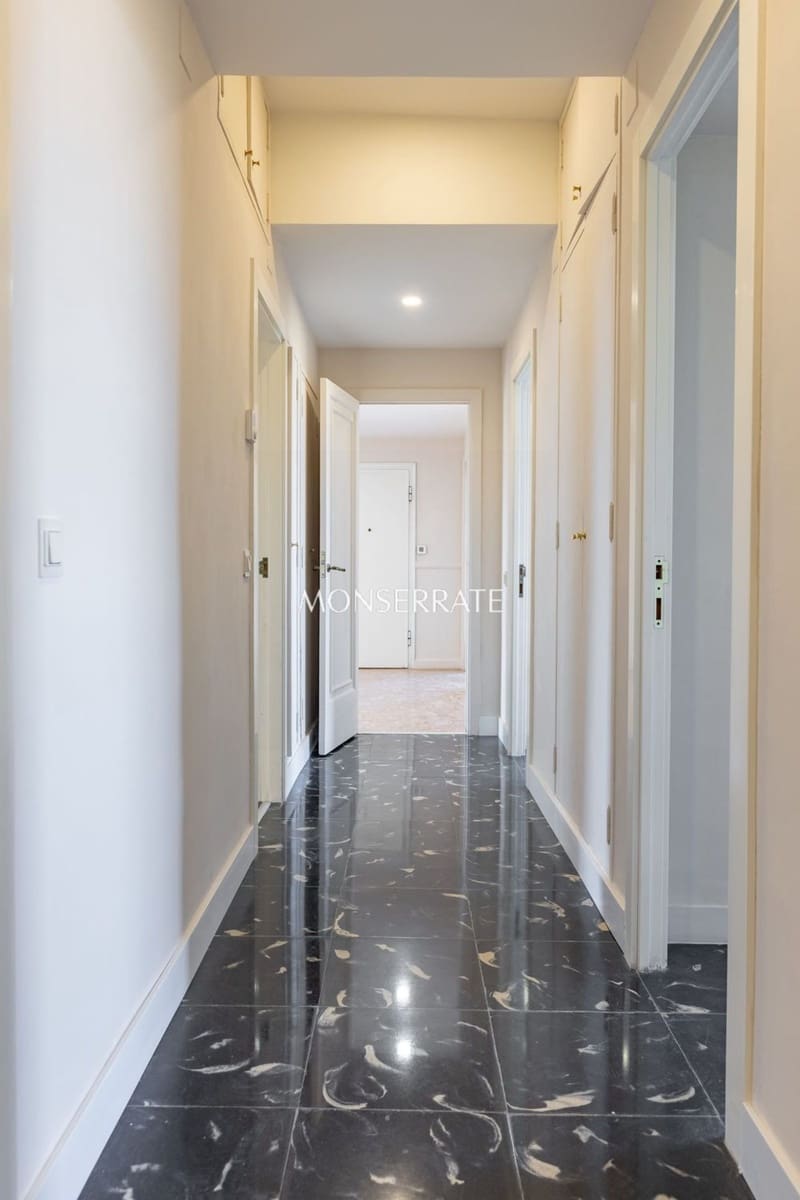 5 slaapkamer Appartement te huur in Valencia stad met garage - € 3.900 (Ref: 9798552)