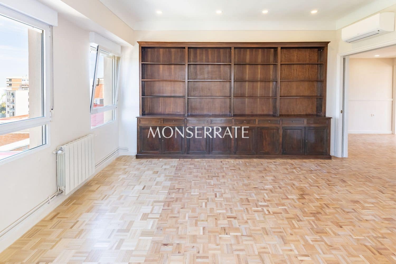 5 slaapkamer Appartement te huur in Valencia stad met garage - € 3.900 (Ref: 9798552)