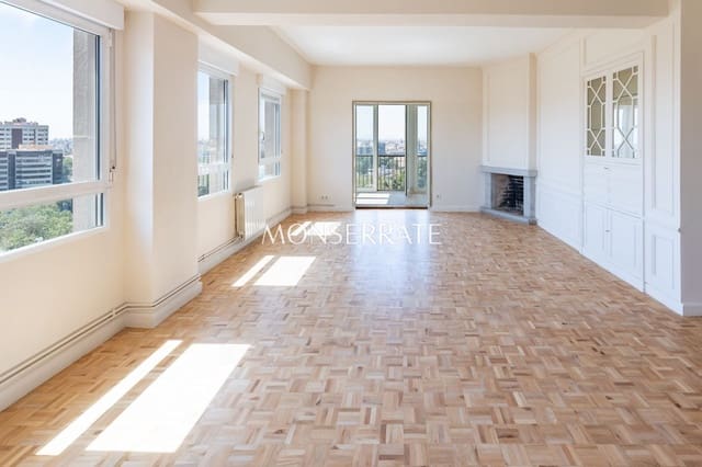 5 Zimmer Apartment zu vermieten in Jaume Roig, València Stadt mit Garage - 3.900 € (Ref: 9798552)