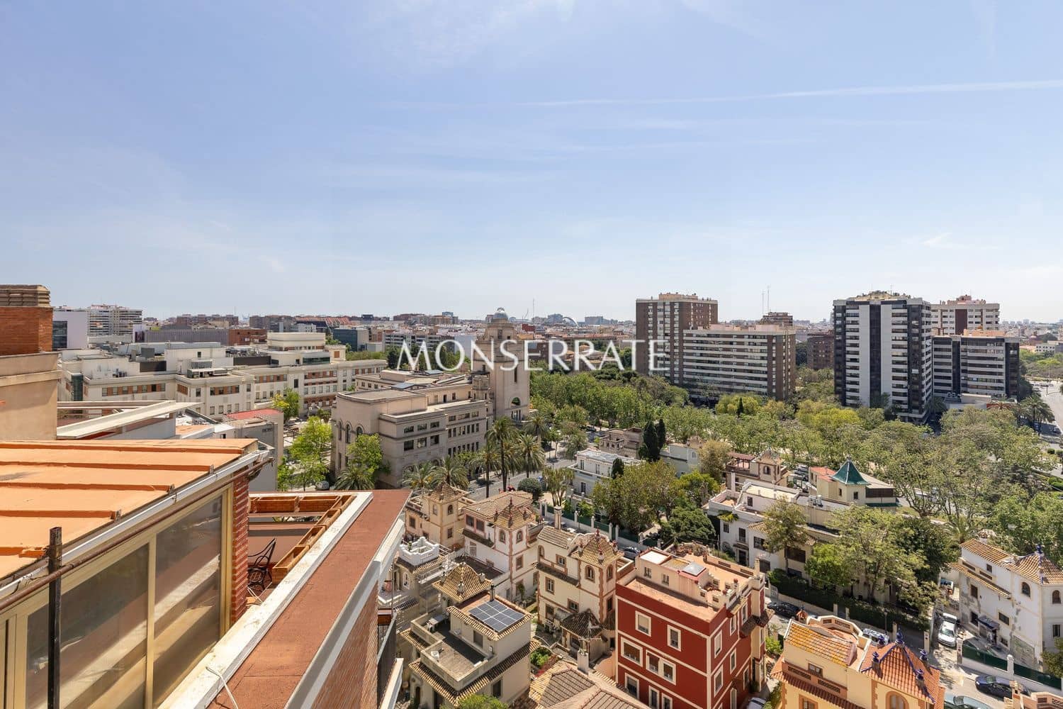5 slaapkamer Appartement te huur in Valencia stad met garage - € 3.900 (Ref: 9798552)