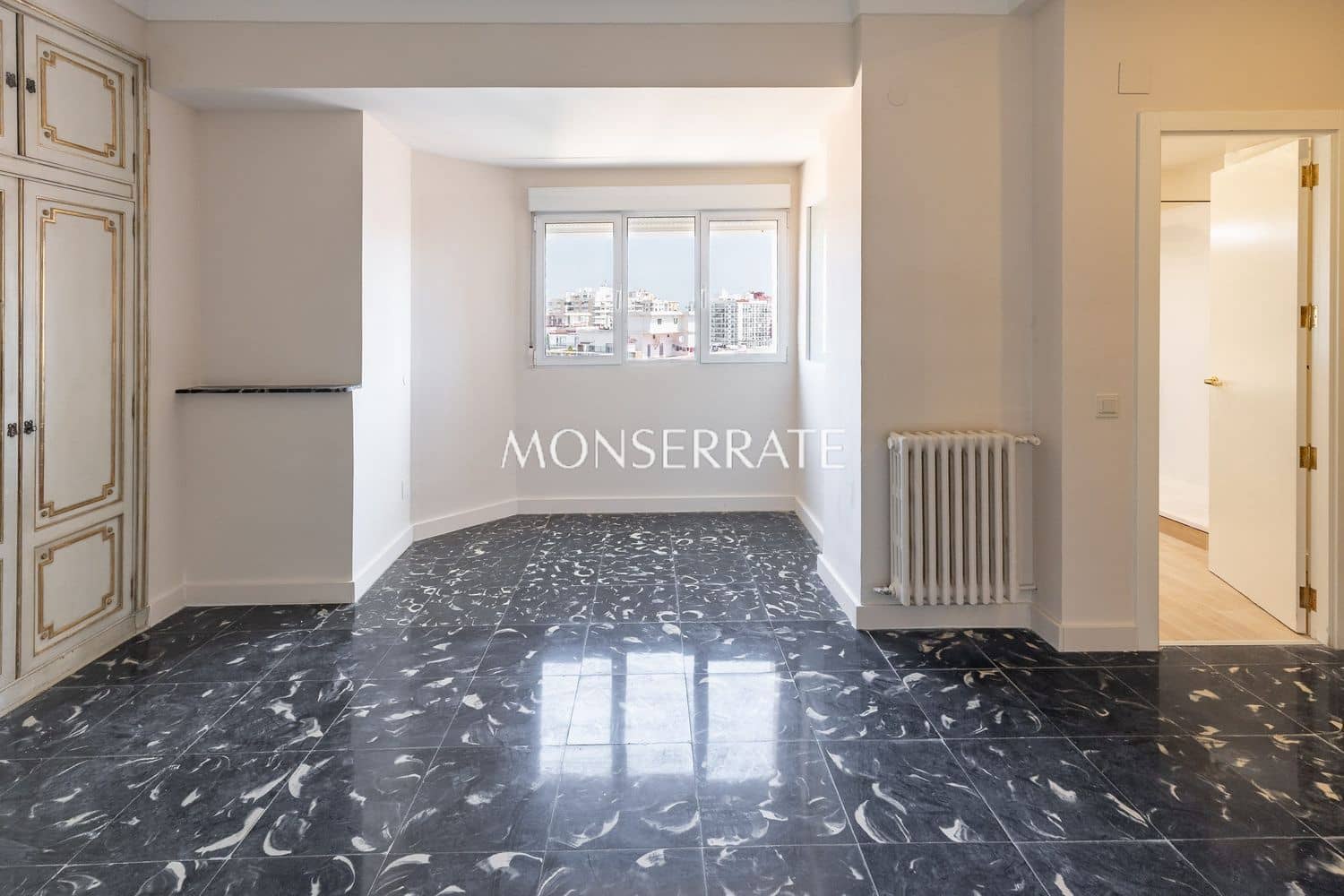 5 slaapkamer Appartement te huur in Valencia stad met garage - € 3.900 (Ref: 9798552)