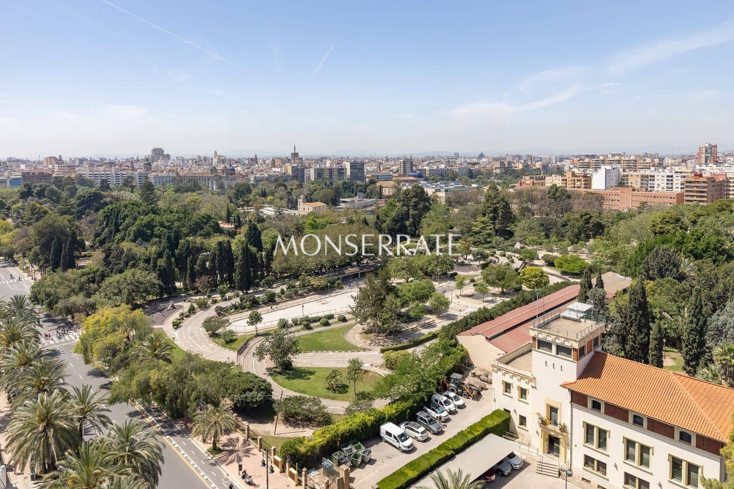 5 slaapkamer Appartement te huur in Valencia stad met garage - € 3.900 (Ref: 9798552)