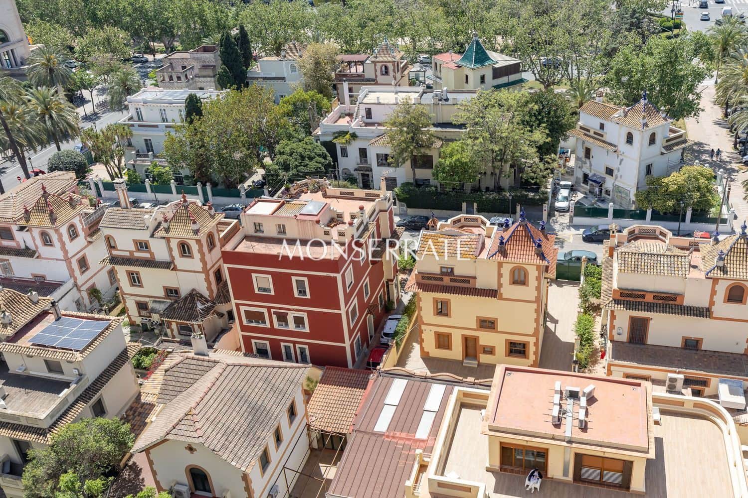 5 slaapkamer Appartement te huur in Valencia stad met garage - € 3.900 (Ref: 9798552)