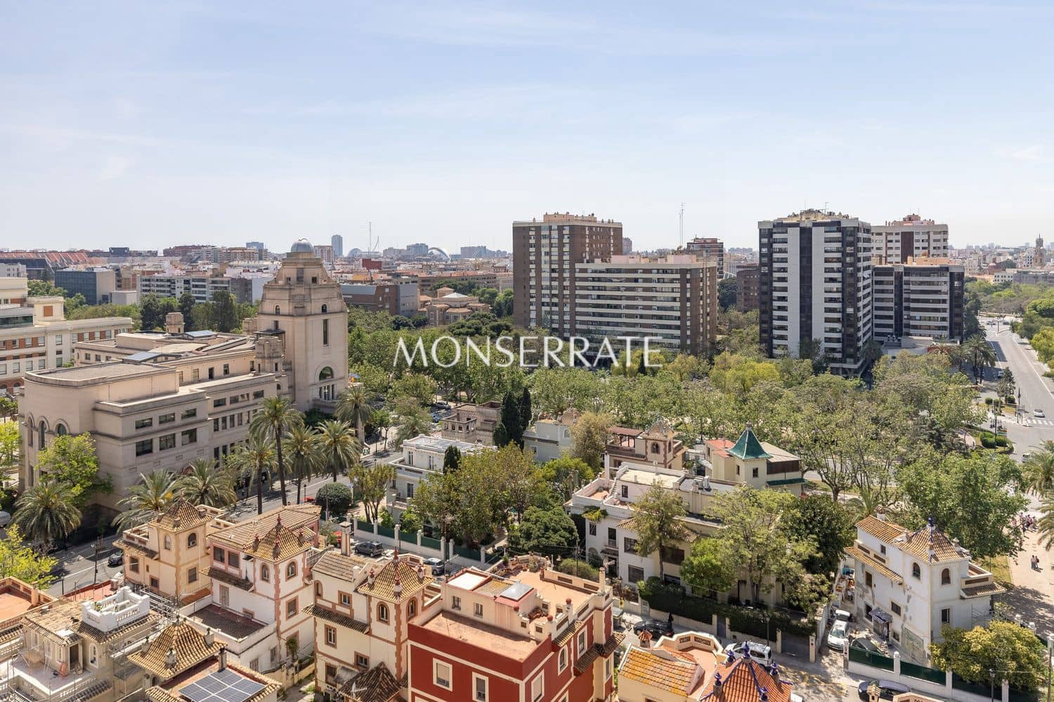 5 slaapkamer Appartement te huur in Valencia stad met garage - € 3.900 (Ref: 9798552)