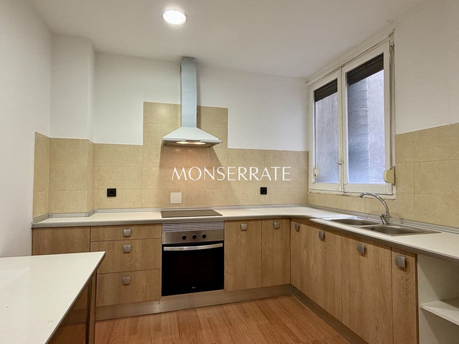 Escritório para arrendar em Valencia cidade - 1 700 € (Ref: 9803982)