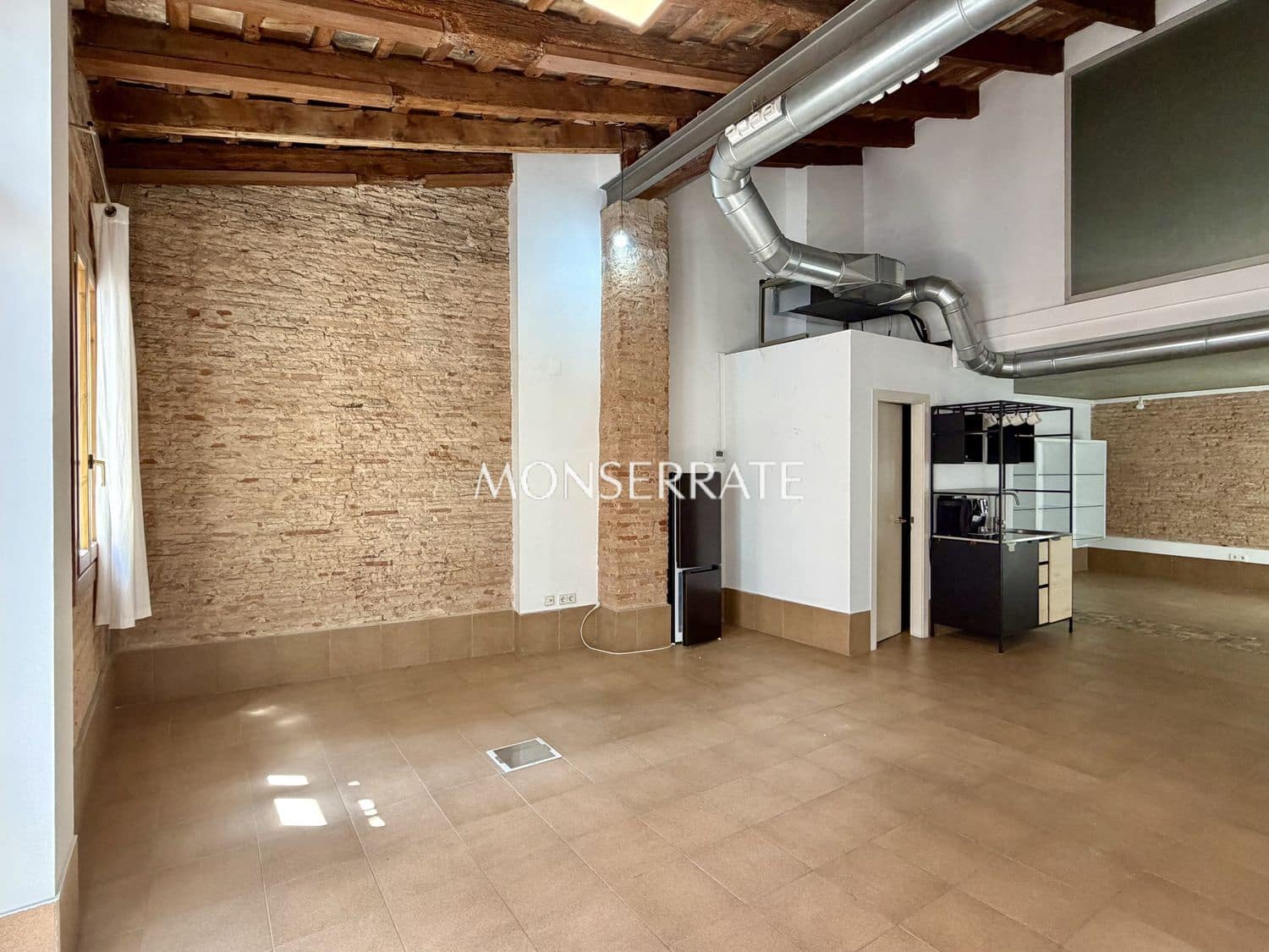 Kontor til leje i Valencia by - € 870 (Ref: 9807536)