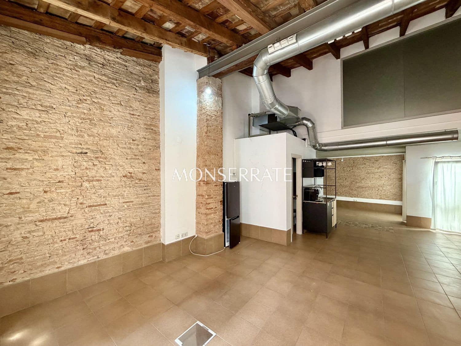 Kontor til leje i Valencia by - € 870 (Ref: 9807536)