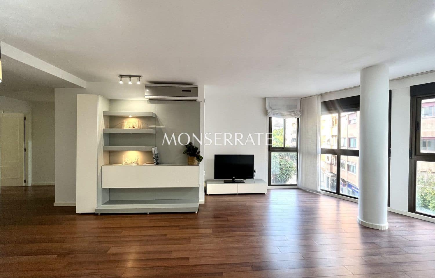 Apartamento de 2 habitaciones en València ciudad en alquiler con garaje - 2.200 € (Ref: 9826141)