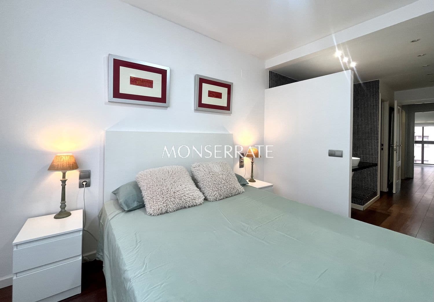 Apartamento de 2 habitaciones en València ciudad en alquiler con garaje - 2.200 € (Ref: 9826141)