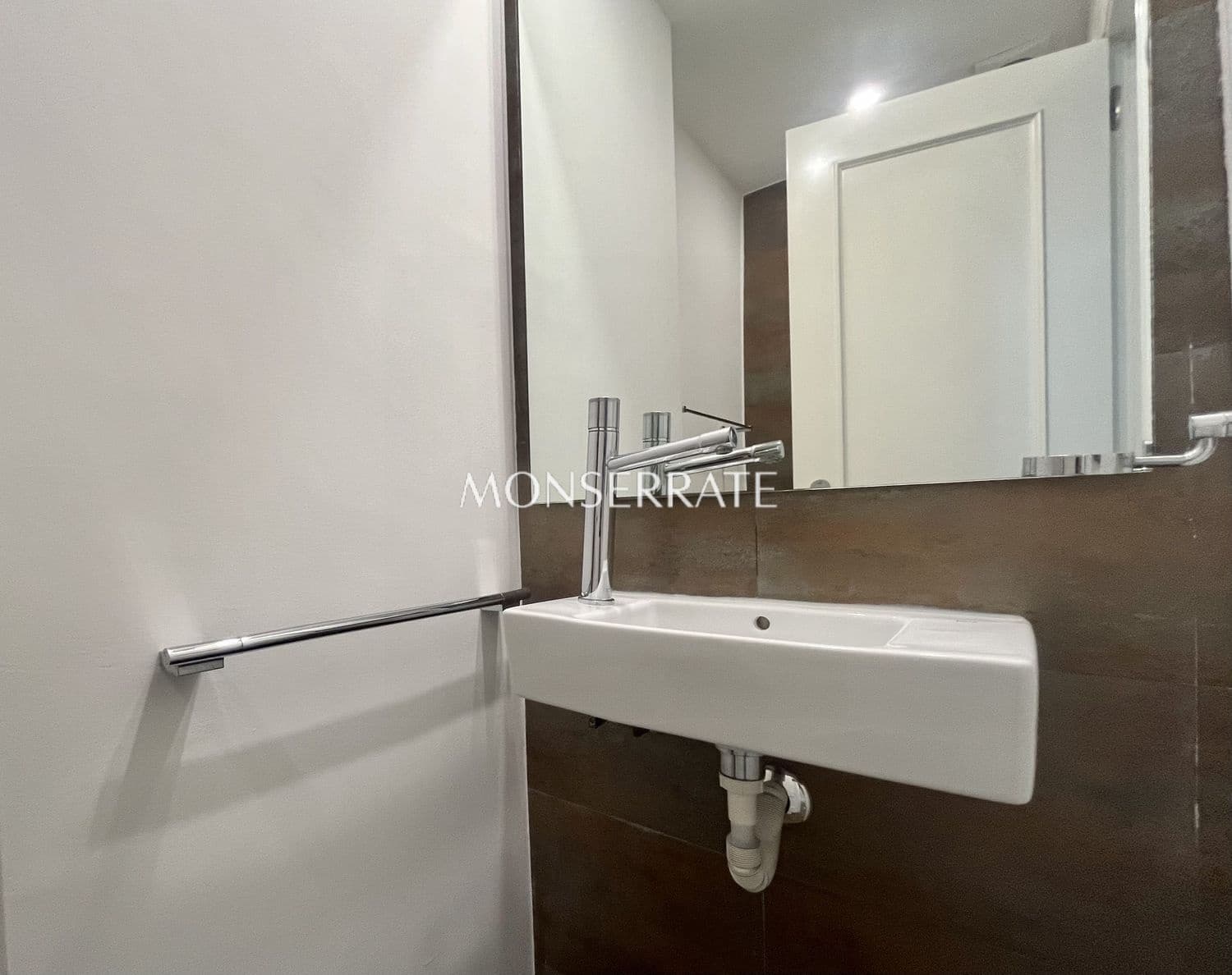 Apartamento de 2 habitaciones en València ciudad en alquiler con garaje - 2.200 € (Ref: 9826141)