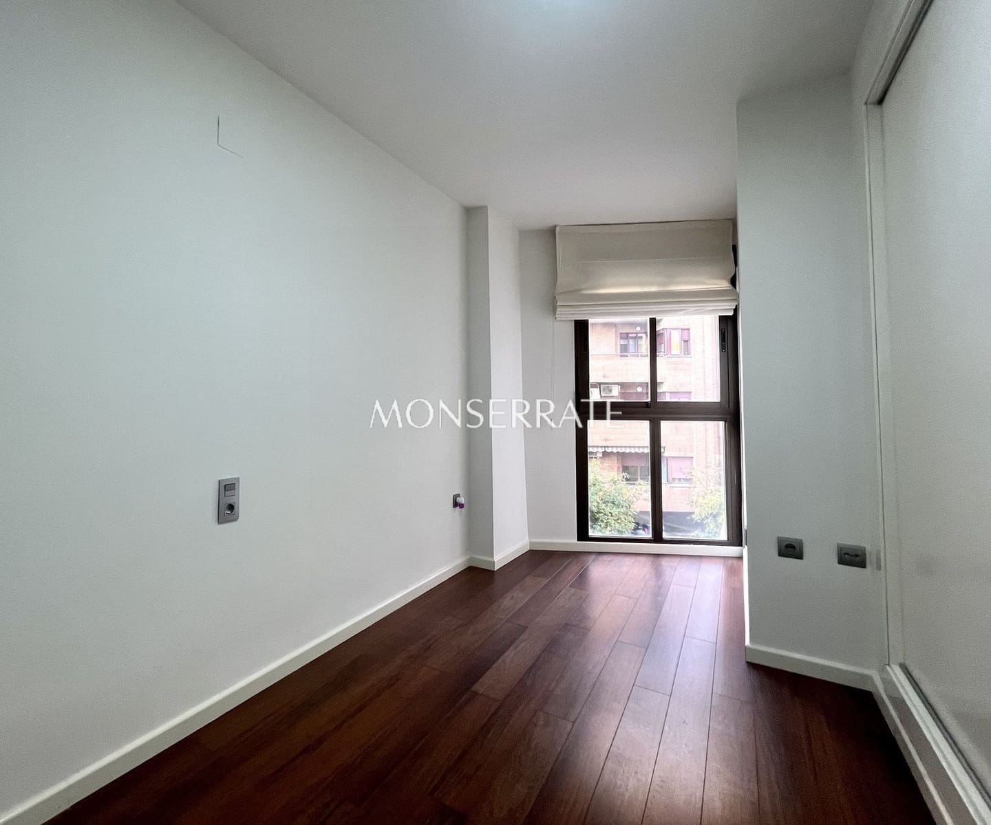 Apartamento de 2 habitaciones en València ciudad en alquiler con garaje - 2.200 € (Ref: 9826141)