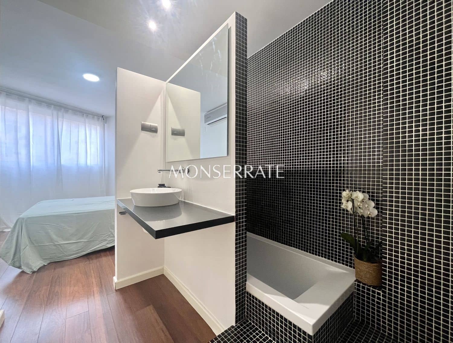 Apartamento de 2 habitaciones en València ciudad en alquiler con garaje - 2.200 € (Ref: 9826141)