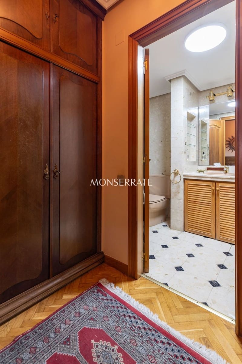 4 soveværelse Lejlighed til salg i Valencia by med garage - € 650.000 (Ref: 9830745)