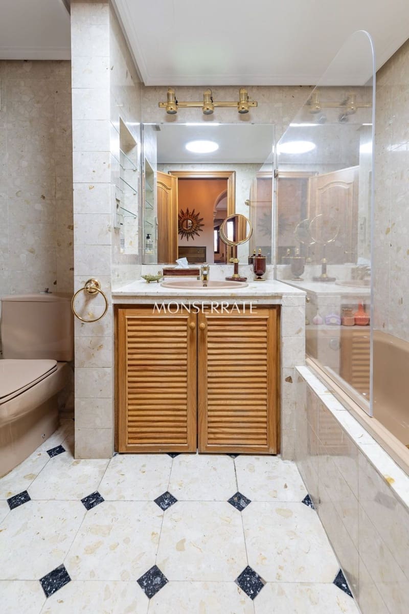 4 soveværelse Lejlighed til salg i Valencia by med garage - € 650.000 (Ref: 9830745)