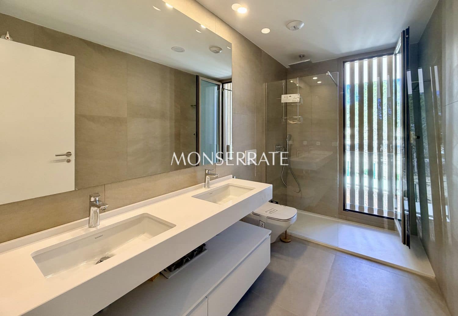 4 bedroom Townhouse for rent in Godella with pool garage - € 3,200 (Ref: 9844776)