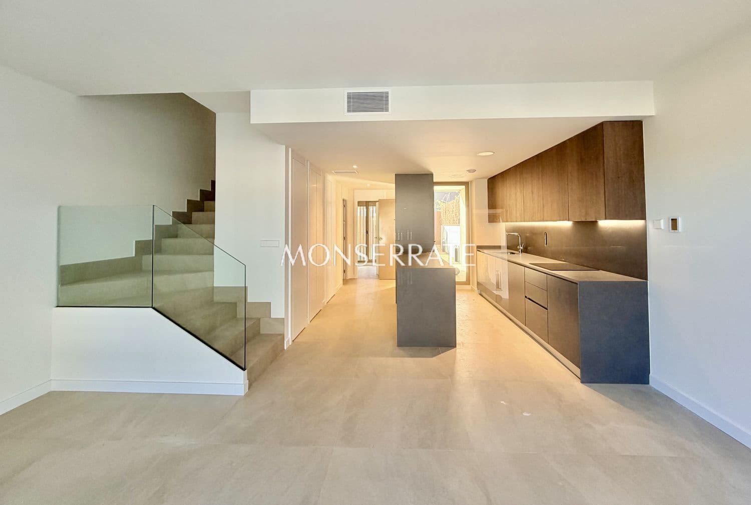 4 bedroom Townhouse for rent in Godella with pool garage - € 3,200 (Ref: 9844776)