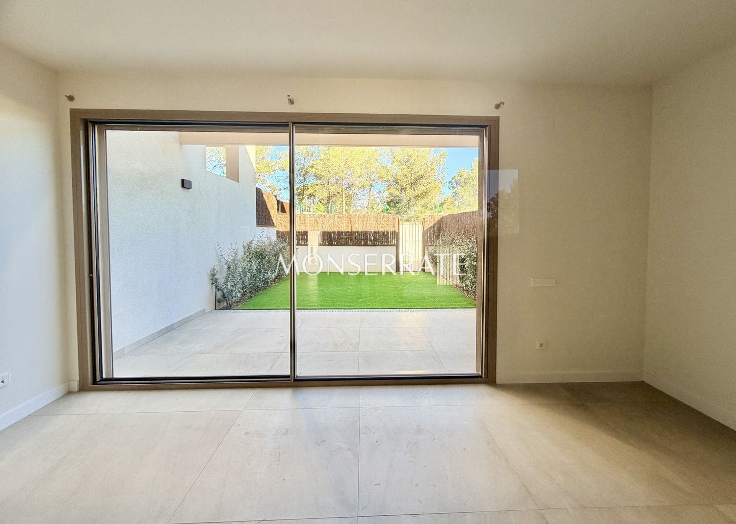 4 bedroom Townhouse for rent in Godella with pool garage - € 3,200 (Ref: 9844776)