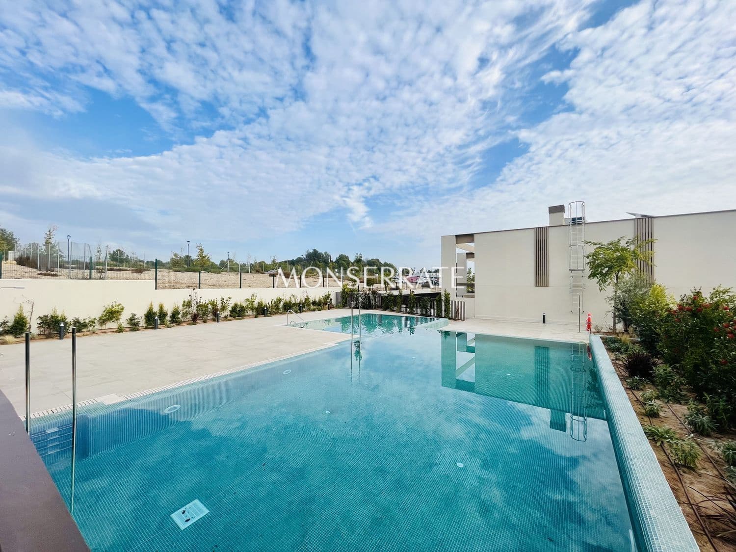 4 bedroom Townhouse for rent in Godella with pool garage - € 3,200 (Ref: 9844776)