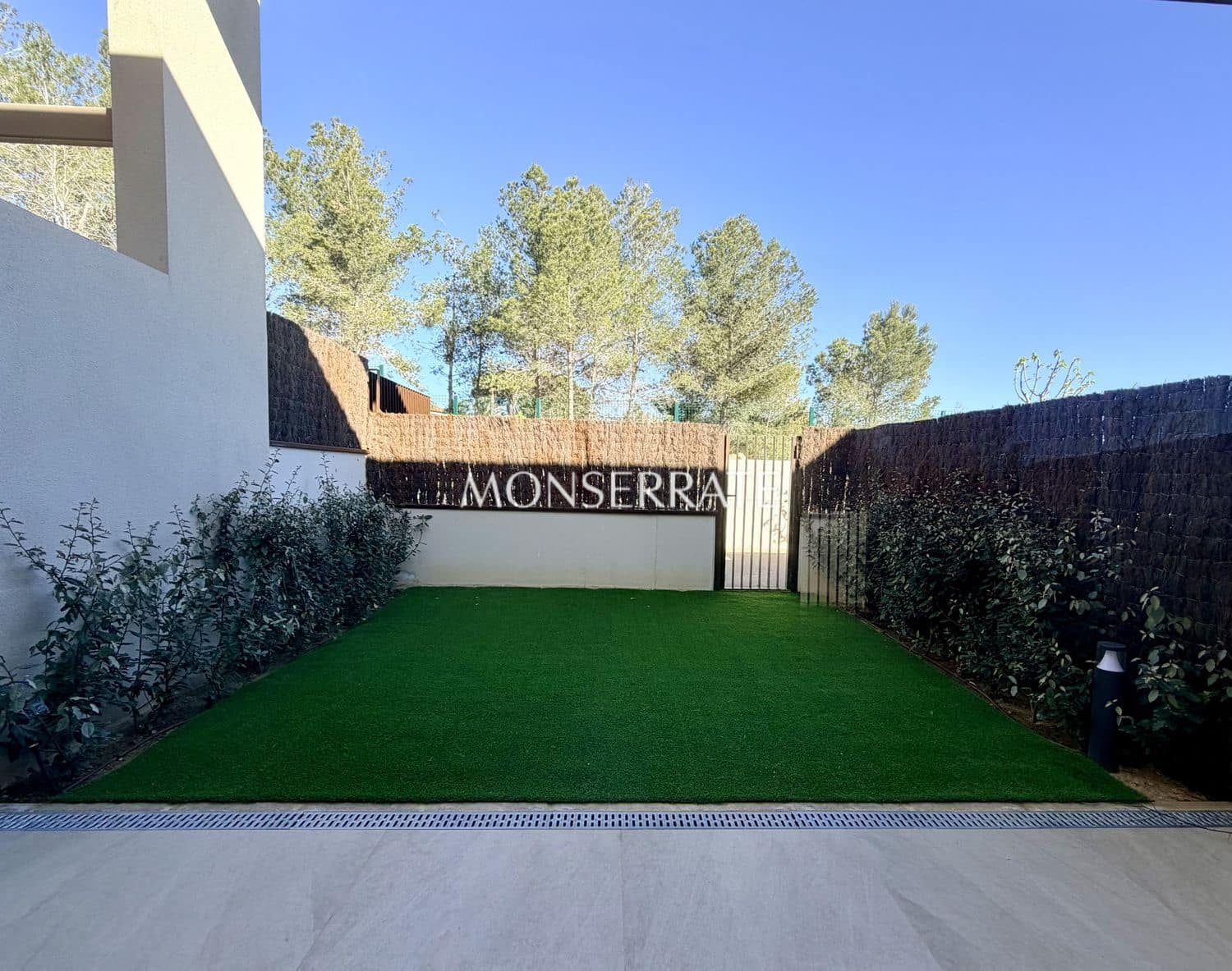 4 bedroom Townhouse for rent in Godella with pool garage - € 3,200 (Ref: 9844776)