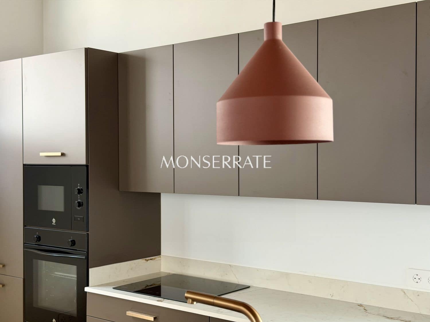 2 bedroom Apartment for rent in Valencia city with garage - € 1,900 (Ref: 9844777)