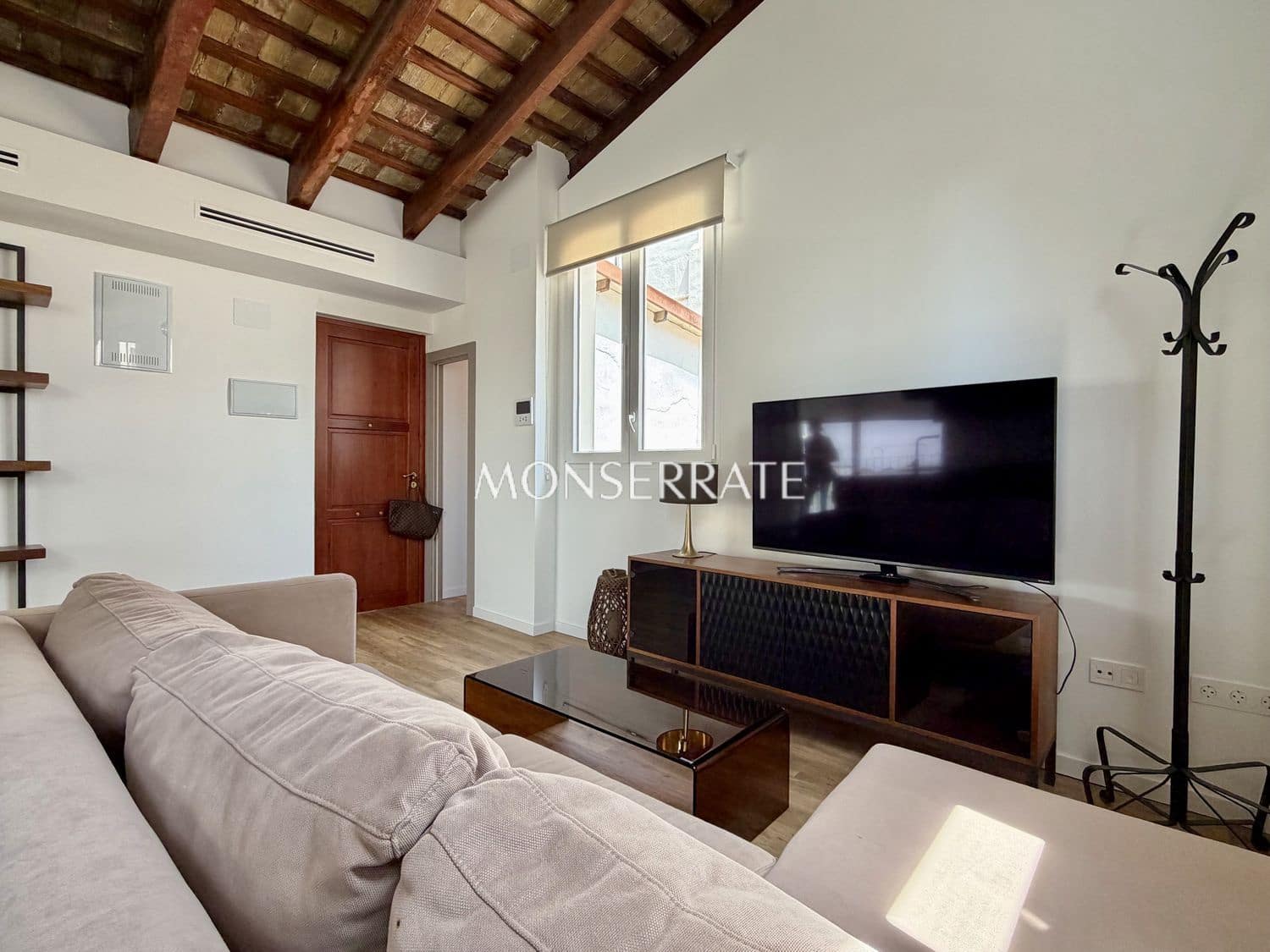 2 bedroom Apartment for rent in Valencia city with garage - € 1,900 (Ref: 9844777)
