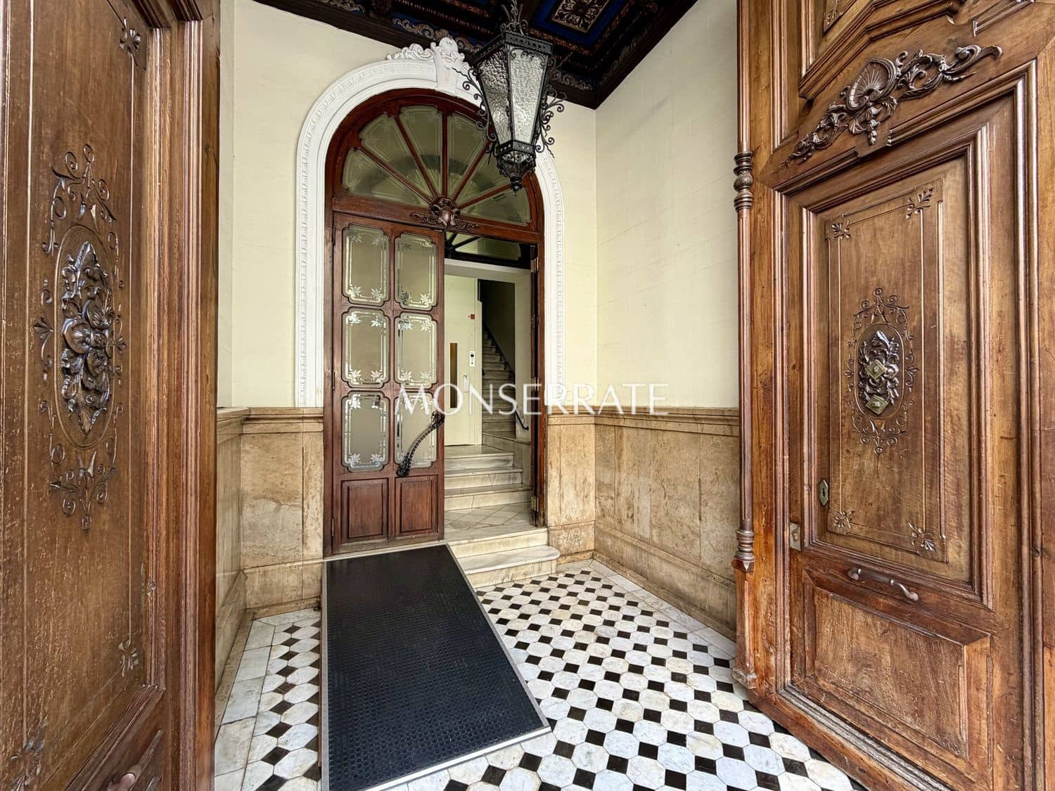 2 bedroom Apartment for rent in Valencia city with garage - € 1,900 (Ref: 9844777)