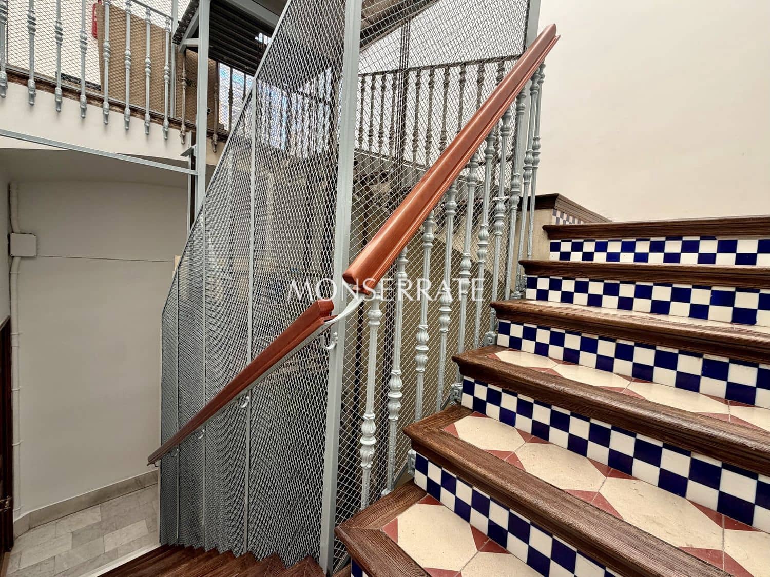 2 bedroom Apartment for rent in Valencia city with garage - € 1,900 (Ref: 9844777)