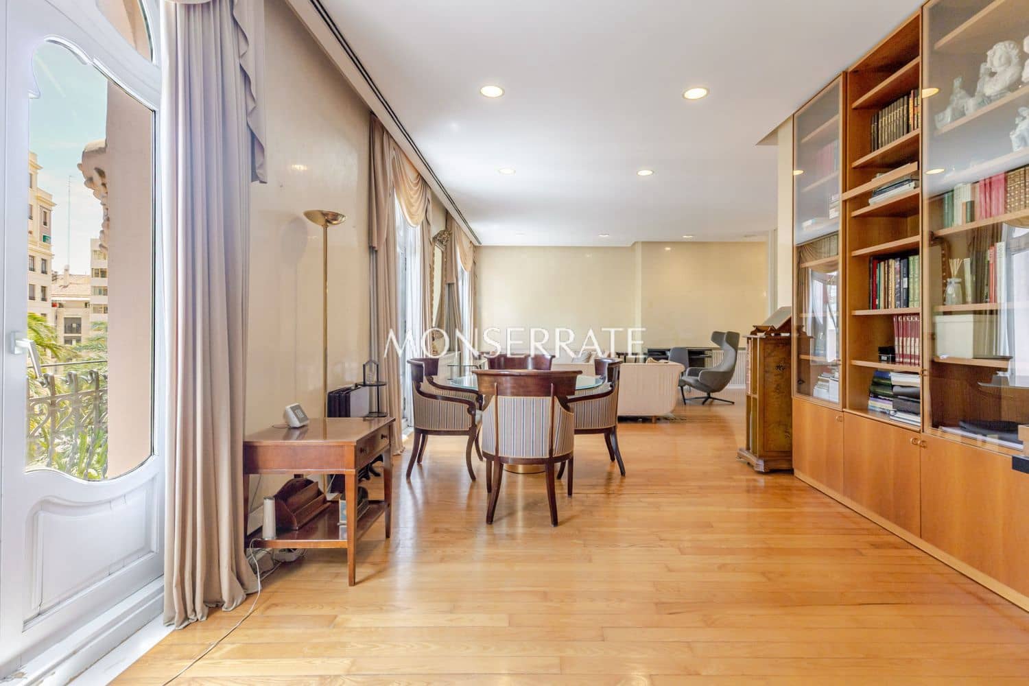 5 bedroom Apartment for sale in Valencia city with garage - € 2,375,000 (Ref: 9849049)