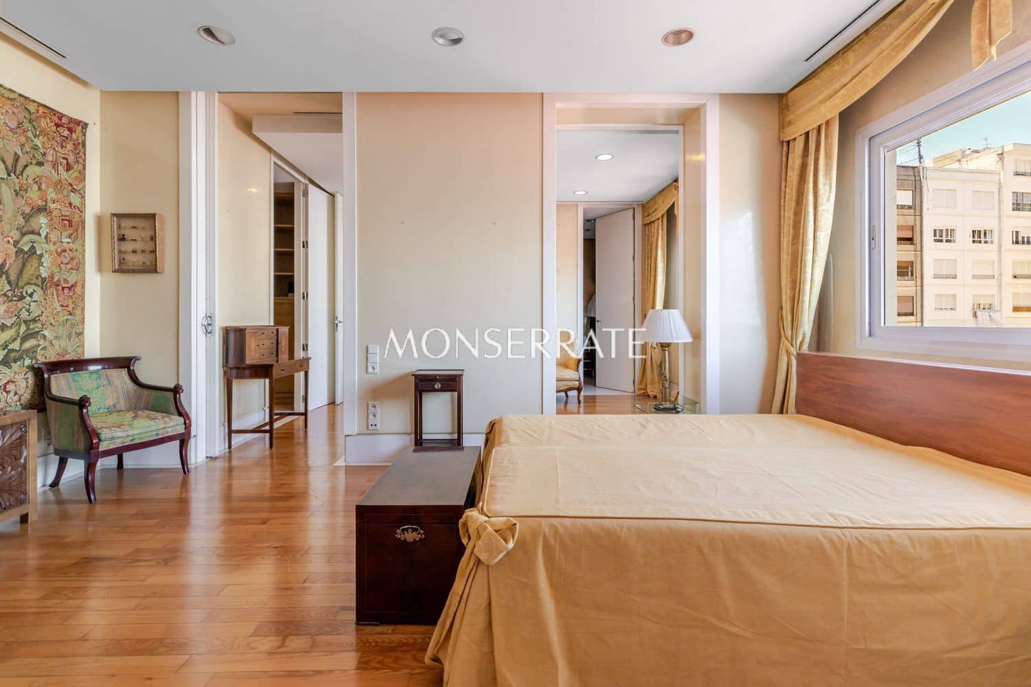 5 bedroom Apartment for sale in Valencia city with garage - € 2,375,000 (Ref: 9849049)