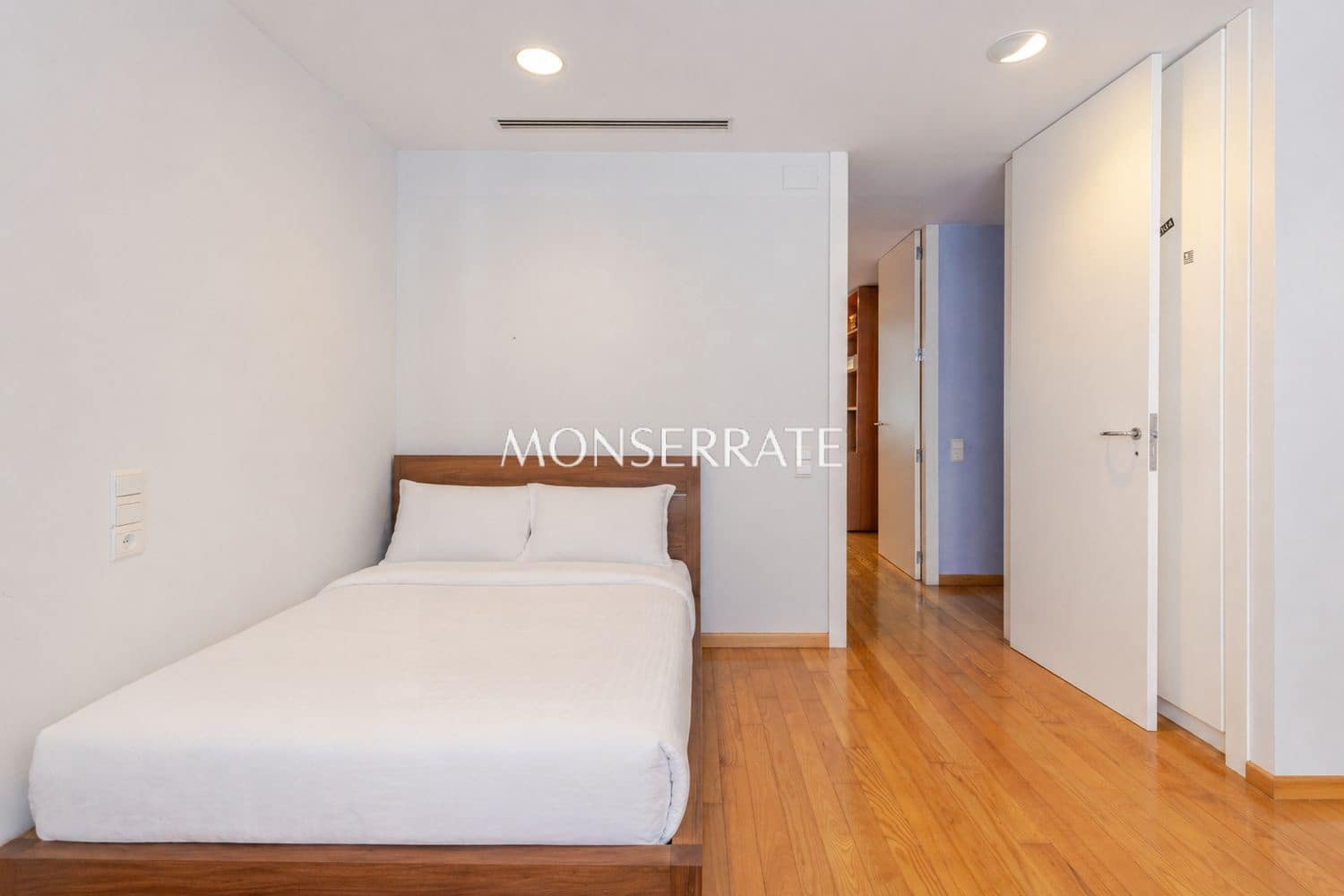5 bedroom Apartment for sale in Valencia city with garage - € 2,375,000 (Ref: 9849049)