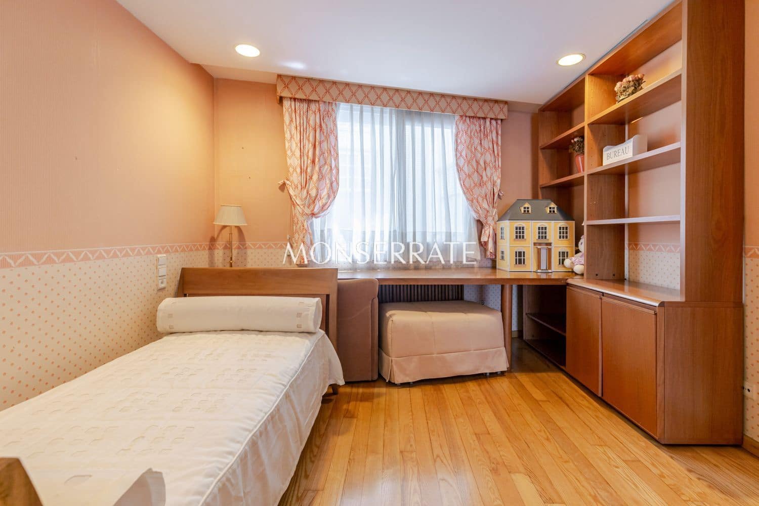 5 bedroom Apartment for sale in Valencia city with garage - € 2,375,000 (Ref: 9849049)