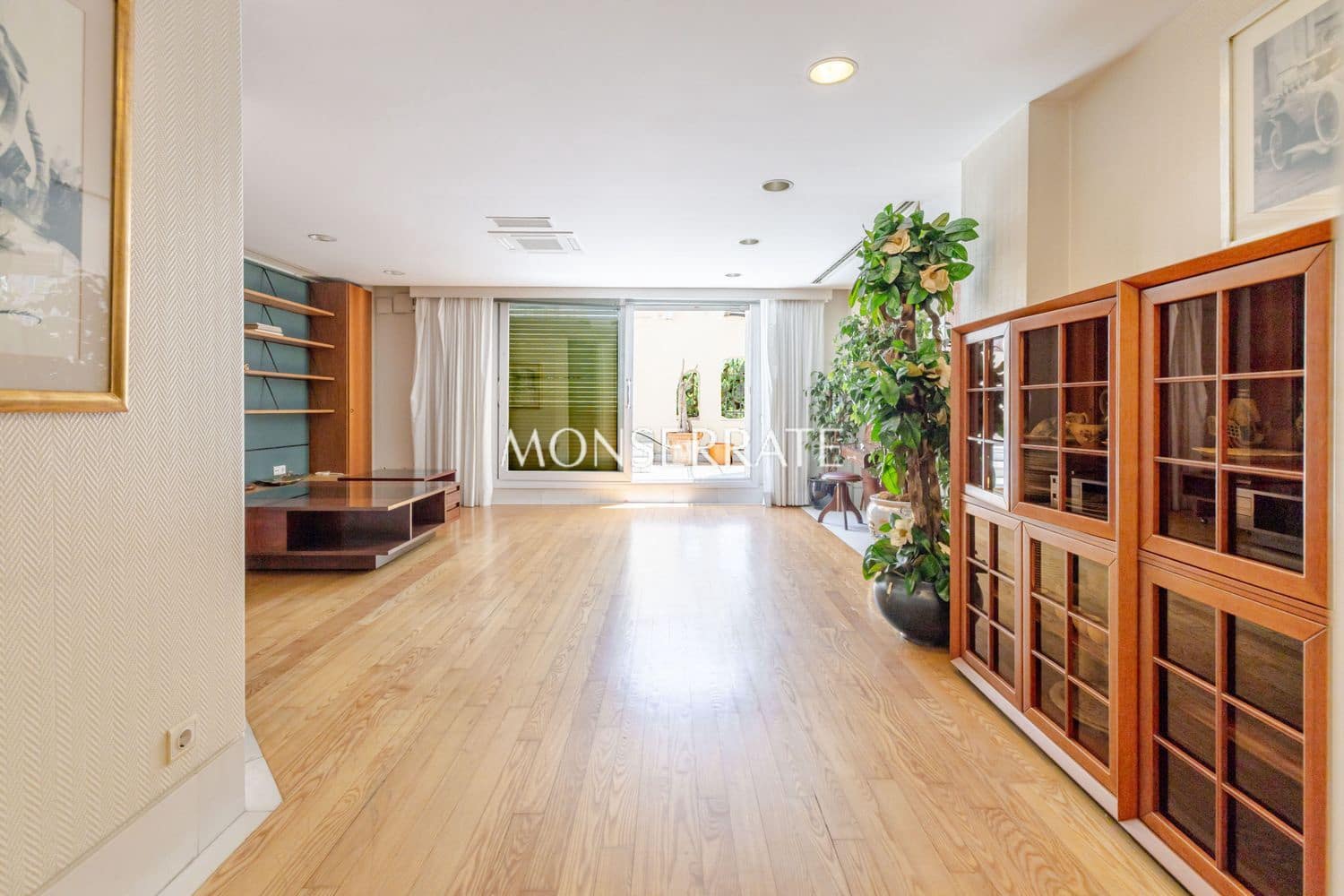 5 bedroom Apartment for sale in Valencia city with garage - € 2,375,000 (Ref: 9849049)