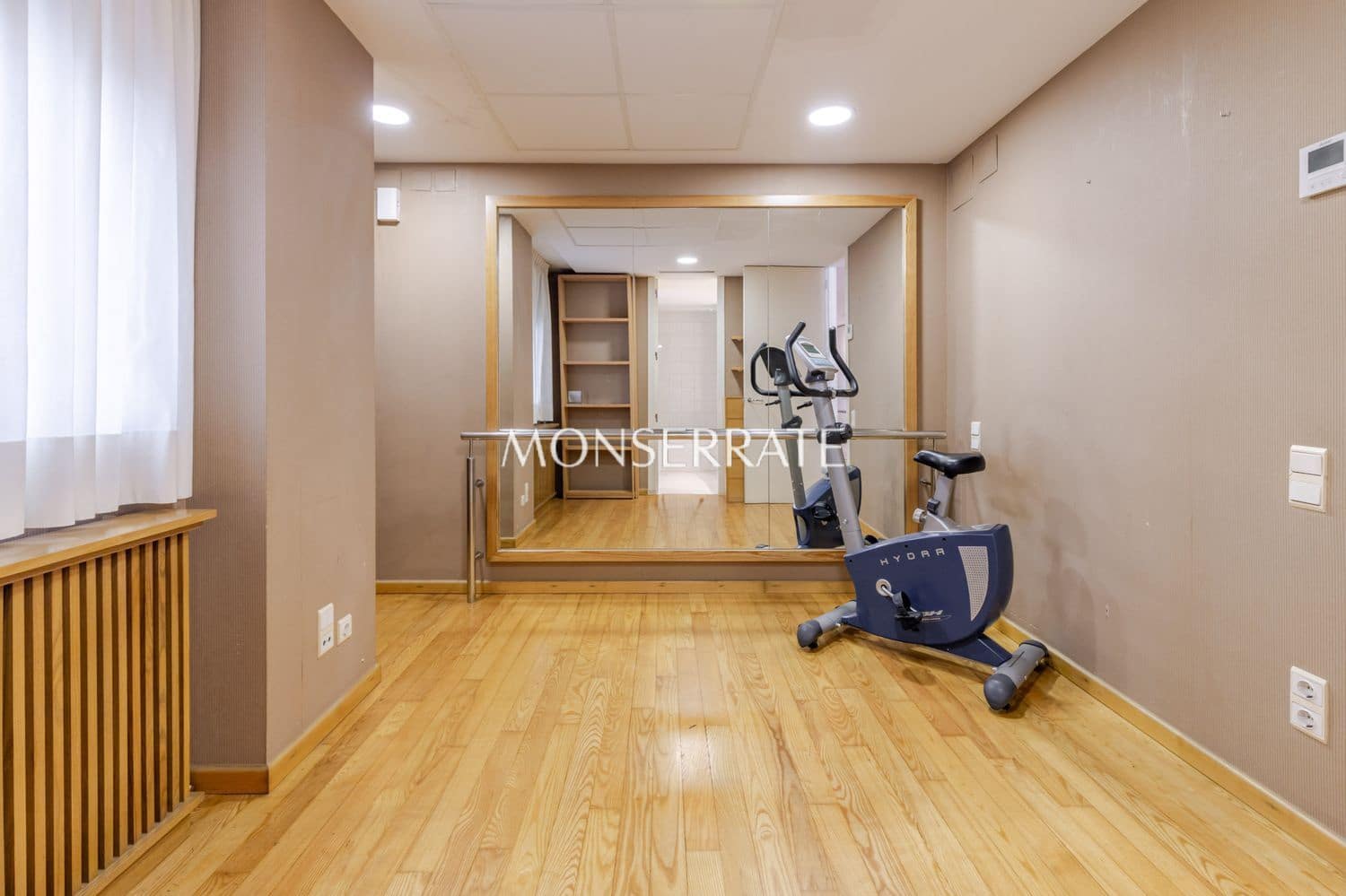 5 bedroom Apartment for sale in Valencia city with garage - € 2,375,000 (Ref: 9849049)