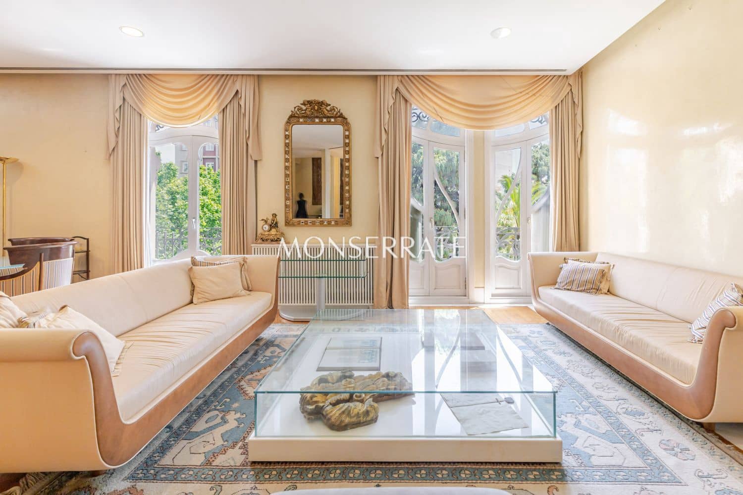 5 bedroom Apartment for sale in Valencia city with garage - € 2,375,000 (Ref: 9849049)