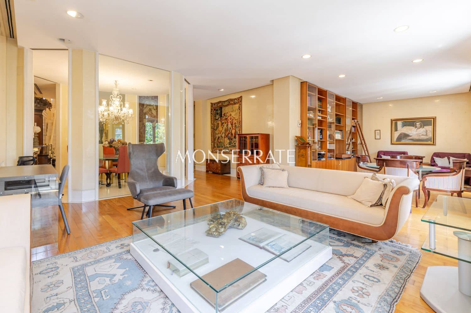 5 bedroom Apartment for sale in Valencia city with garage - € 2,375,000 (Ref: 9849049)