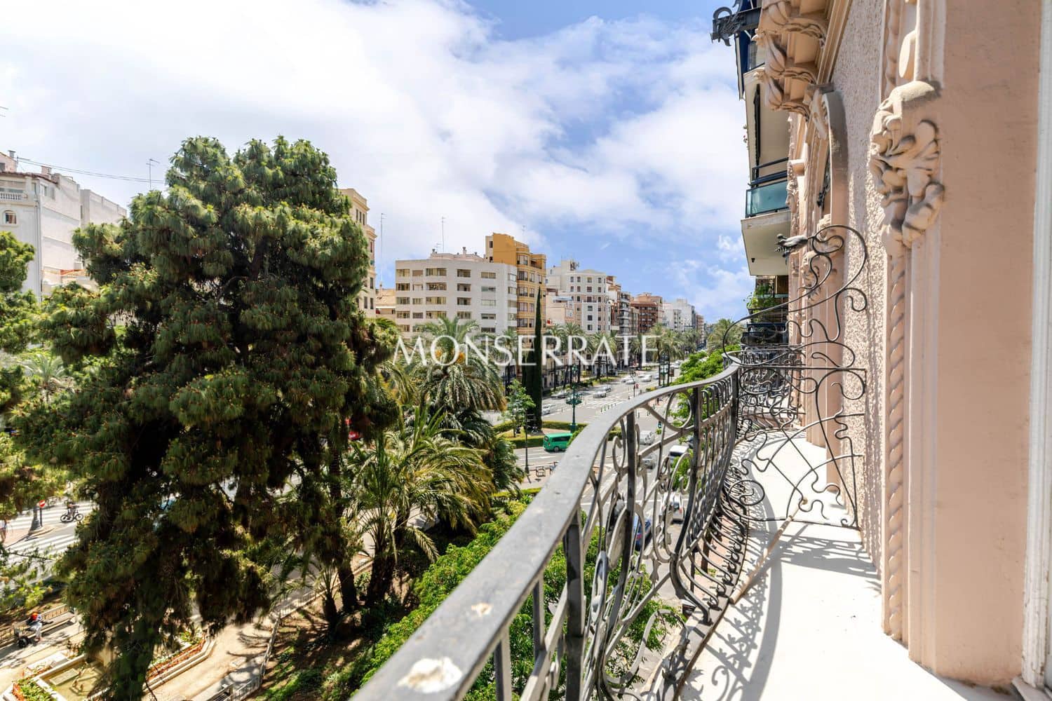 5 bedroom Apartment for sale in Valencia city with garage - € 2,375,000 (Ref: 9849049)