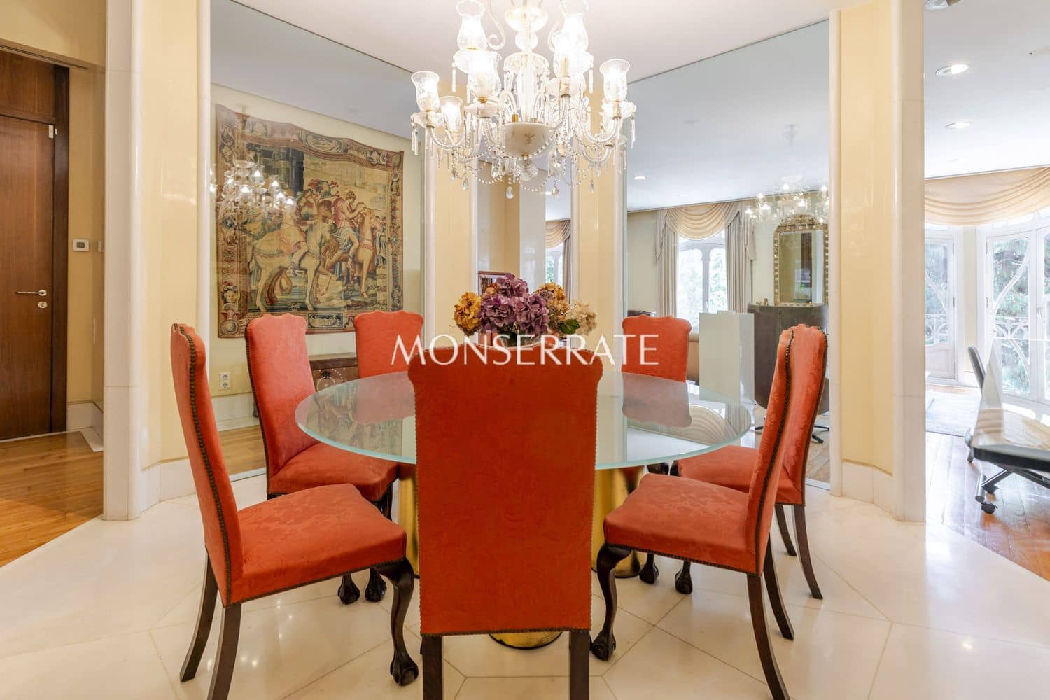 5 bedroom Apartment for sale in Valencia city with garage - € 2,375,000 (Ref: 9849049)