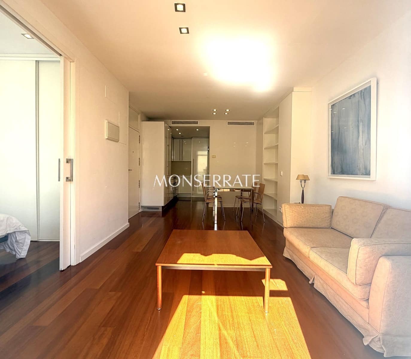 1 bedroom Apartment for rent in Valencia city with garage - € 1,650 (Ref: 9864110)