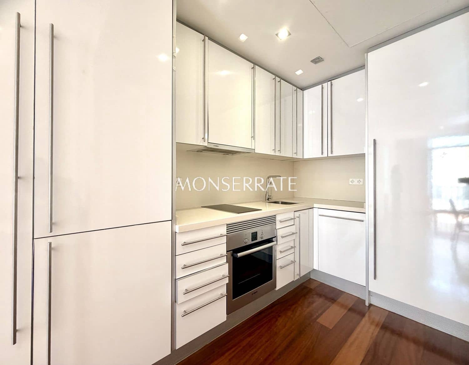 1 bedroom Apartment for rent in Valencia city with garage - € 1,650 (Ref: 9864110)