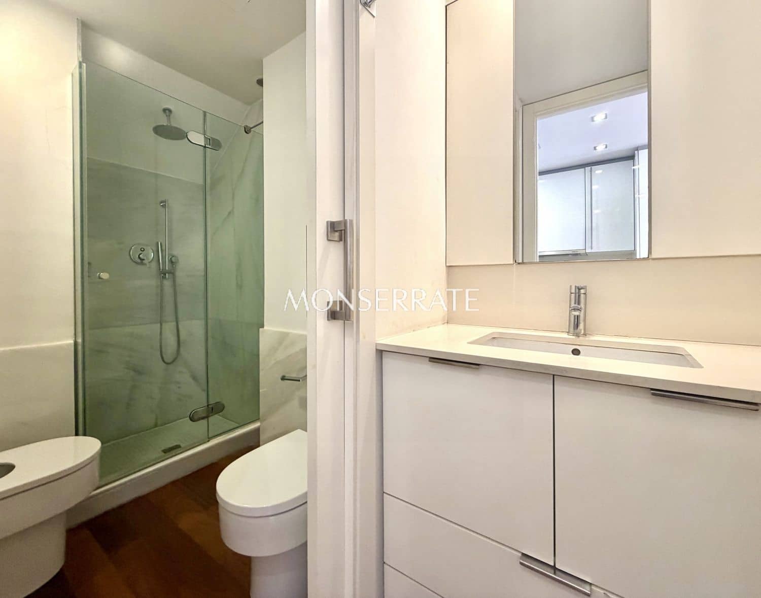 1 bedroom Apartment for rent in Valencia city with garage - € 1,650 (Ref: 9864110)